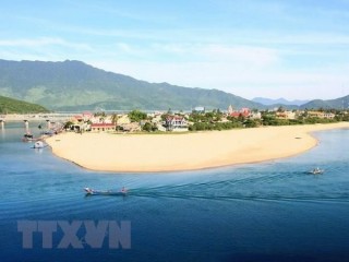 Thừa Thiên-Huế phát huy tiềm năng du lịch biển Lăng Cô
