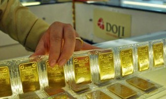 Giá vàng hôm nay 21-10: Chờ tin giờ chót, trồi sụt thất thường