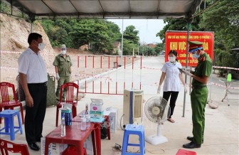 'Xé rào' Chỉ thị 16 để xem bóng đá, hai người dương tính với SARS-COV-2