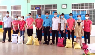 Liên đoàn Lao động TP. Long Xuyên chung sức chống dịch