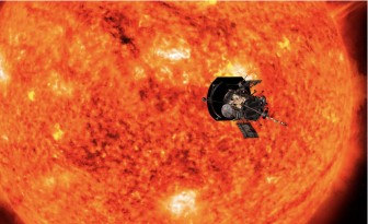 Tàu vũ trụ của NASA lần đầu tiên chạm vào Mặt trời