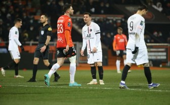 Sergio Ramos nhận thẻ đỏ, PSG may mắn cầm hòa trước Lorient