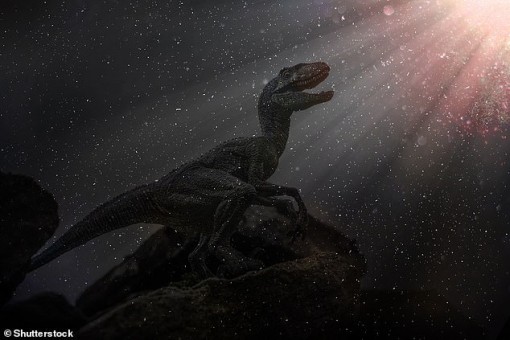 Thiên thạch khiến khủng long tuyệt chủng đã làm cho Trái Đất tối tăm 2 năm liền