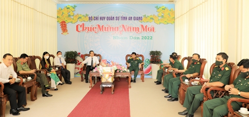 Bí thư Tỉnh ủy An Giang Lê Hồng Quang chúc Tết lực lượng vũ trang tỉnh
