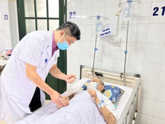 Bệnh nhân cao tuổi nhất được phẫu thuật thay khớp tại Việt Nam