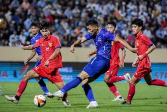 Vất vả hạ U23 Lào, U23 Thái Lan đấu Indonesia ở bán kết