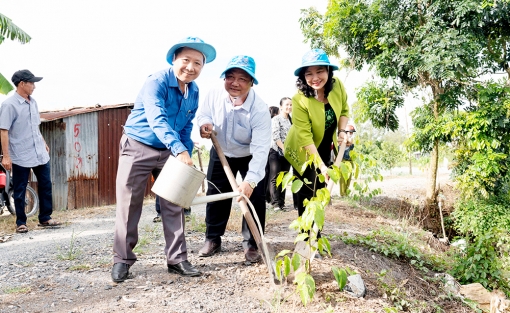 Hội Liên hiệp Phụ nữ tỉnh An Giang phát động trồng cây xanh kỷ niệm 132 năm Ngày sinh Chủ tịch Hồ Chí Minh