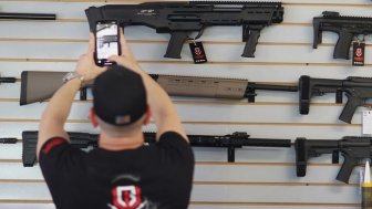 Bộ Tư pháp Mỹ báo động tình trạng súng đạn tràn ngập thị trường
