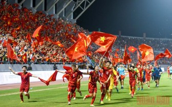 Chủ tịch nước Nguyễn Xuân Phúc biểu dương Đội tuyển bóng đá nữ Việt Nam