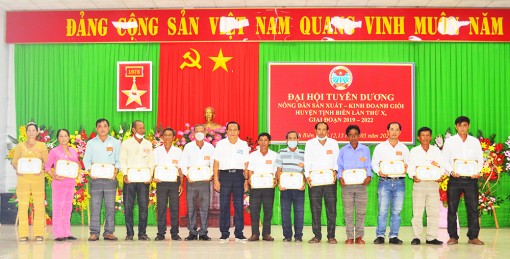 Đổi mới tư duy sản xuất - kinh doanh của nông dân huyện biên giới Tịnh Biên