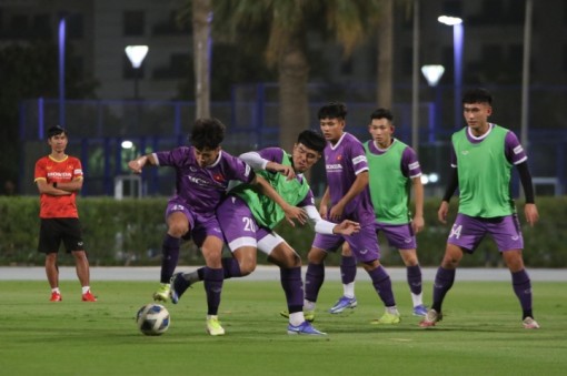 U23 Việt Nam tập buổi đầu tiên tại UAE