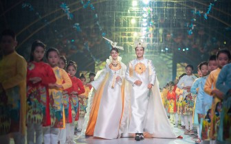 Hơn 200 mẫu nhí trình diễn khởi động Lễ hội Áo dài trẻ em Việt Nam 2022