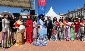 Việt Nam lần đầu tiên tham dự Ngày hội Lãnh sự ở thành phố Lyon của Pháp