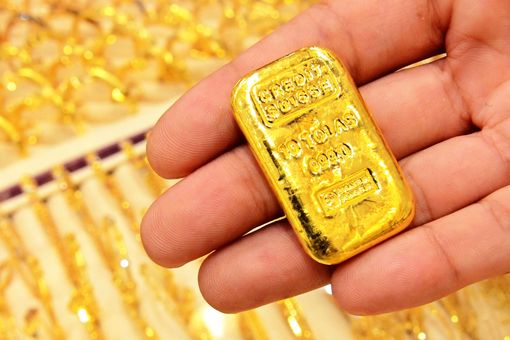 Giá vàng châu Á dao động trên mốc 1.800 USD/ounce