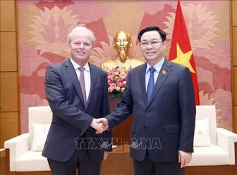 Chủ tịch Quốc hội đề nghị WB ưu tiên hỗ trợ Việt Nam xây dựng 'hạ tầng mềm'
