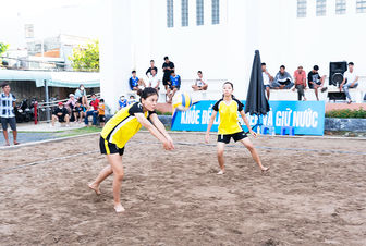 Huyện Tịnh Biên và Tri Tôn đoạt Huy chương vàng môn bóng chuyền 2 người tại Đại hội Thể dục  - thể thao tỉnh An Giang lần IX/2022