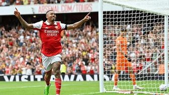 Arsenal 'nổ' tưng bừng trước thềm mùa giải mới