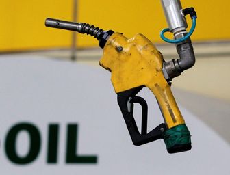 Giá xăng dầu hôm nay (2-8): Tăng từng cent