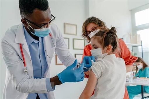 Brazil phê duyệt vaccine COVID-19 của Pfizer cho trẻ từ 6 tháng tuổi