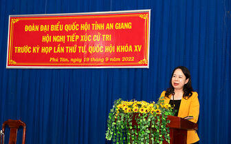 Phó Chủ tịch nước Cộng hòa XHCN Việt Nam Võ Thị Ánh Xuân tiếp xúc cử tri huyện Phú Tân