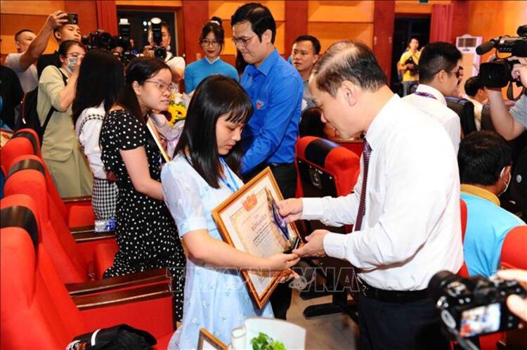 Tôn vinh 50 thanh niên khuyết tật tiêu biểu 'Tỏa sáng nghị lực Việt'