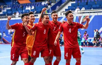 Tuyển futsal Việt Nam đánh bại Saudi Arabia, rộng cửa lọt vào tứ kết