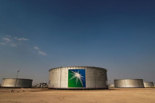 Saudi Arabia có thể tăng giá dầu thô bán sang châu Á