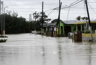 Sau khi ban bố tình trạng khẩn cấp, Tổng thống Mỹ tới Puerto Rico đánh giá hậu quả của bão Fiona