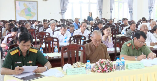 Huyện ủy Phú Tân họp mặt chức sắc, chức việc, tín đồ các tôn giáo quý III/2022