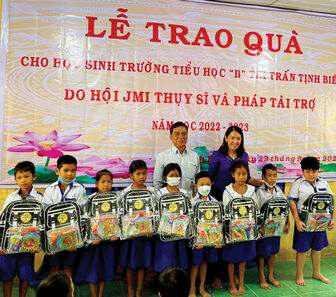 Chăm lo khuyến học - khuyến tài vùng biên giới