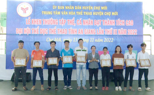 Chợ Mới khen thưởng tập thể, cá nhân đạt thành tích cao tại Đại hội thể dục- thể thao tỉnh An Giang lần thứ IX/ 2022