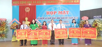 UBND huyện Chợ Mới kỷ niệm 40 năm Ngày Nhà giáo Việt Nam