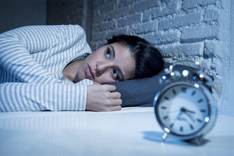 80% người lớn khó ngủ vào ngày này trong tuần