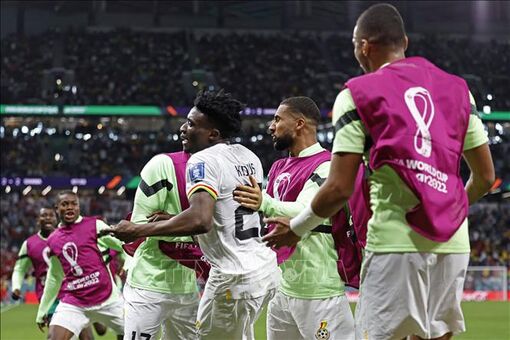 Ghana thắng Hàn Quốc trong trận đấu nhiều cảm xúc