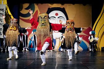 Văn hóa bánh mì (Pháp) và nghệ thuật múa mặt nạ (Hàn Quốc) được công nhận là di sản văn hóa phi vật thể