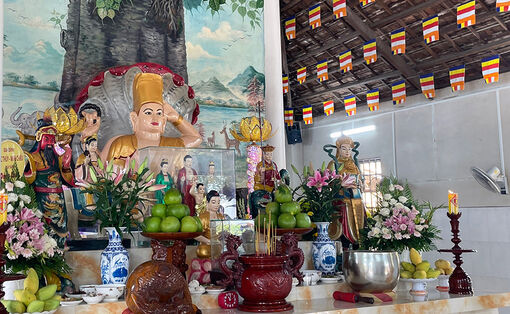 Tượng Phật bốn tay và 2 bia đá kỳ bí ở chùa Linh Sơn