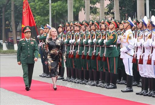 Bộ trưởng Bộ Quốc phòng Cộng hòa Séc thăm chính thức Việt Nam