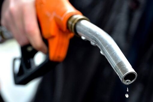 Giá dầu thế giới thấp nhất trong năm, xăng trong nước sắp giảm mạnh?