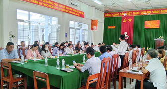 Chủ tịch UBND huyện An Phú Trần Hòa Hợp làm việc với thị trấn An Phú về nhiệm vụ kinh tế - xã hội năm 2023