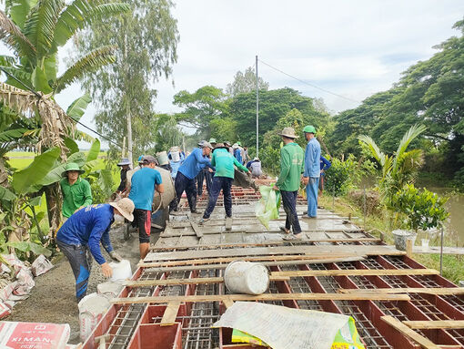 An Giang: Nông dân tham gia xây dựng nông thôn mới