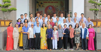 Ban Thường vụ Thành ủy Long Xuyên họp mặt nguyên lãnh đạo tỉnh, thành phố qua các thời kỳ nhân dịp Tết Nguyên đán Quý Mão 2023