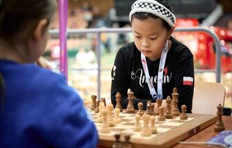 Chân dung cô bé 8 tuổi gốc Việt vô địch cờ vua truyền thống Ba Lan