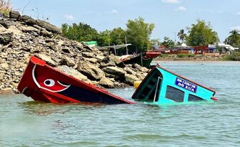 Chìm đò trên sông Đồng Nai, 12 người gặp nạn