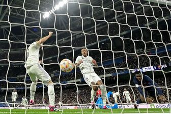 Real Madrid bại trận trước Barcelona bởi bàn phản lưới nhà