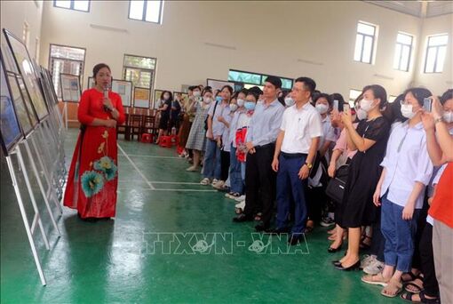 Gần 100 bản đồ về Hoàng Sa, Trường Sa của Việt Nam được trưng bày tại Hà Nam