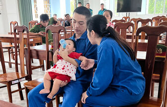 Nước mắt 2 người mẹ