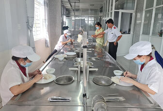 Đảm bảo an toàn thực phẩm cho người tiêu dùng