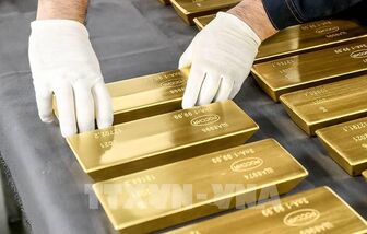 Chiều 30/5 giá vàng châu Á giảm xuống mức thấp 2 tháng khi đồng USD mạnh lên