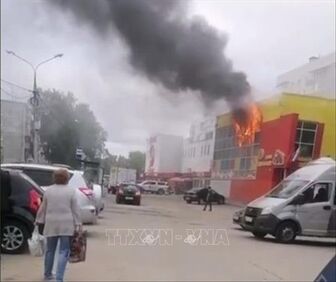 Cháy trung tâm thương mại ở ngoại ô Moskva
