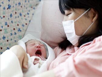 Nhật Bản tăng ngân sách chăm sóc trẻ em